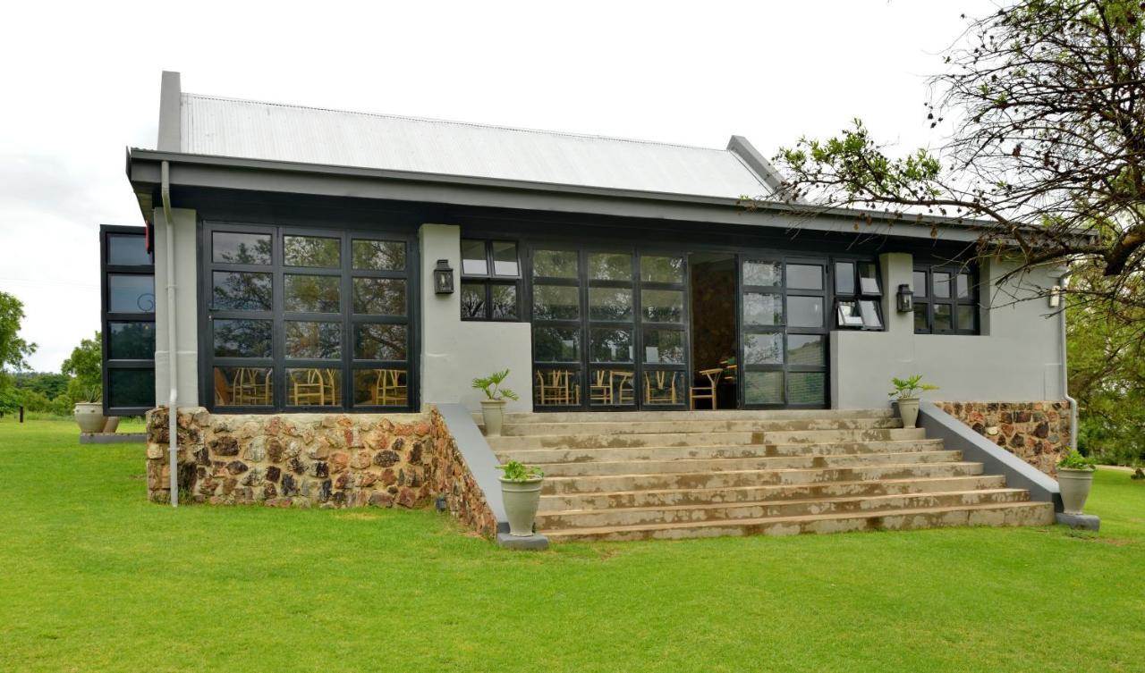 Thanda Manzi Country Hotel Centurion Esterno foto