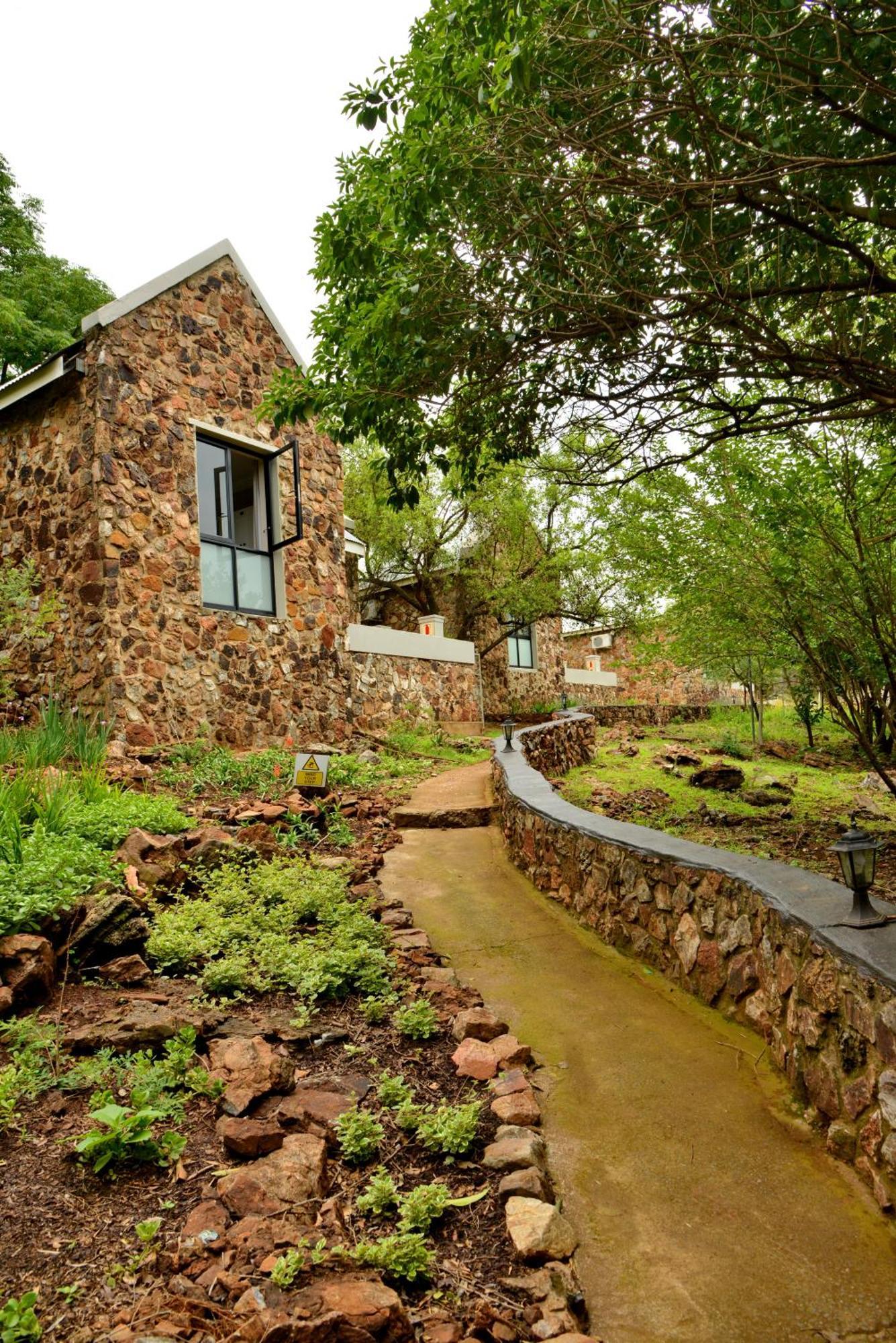 Thanda Manzi Country Hotel Centurion Esterno foto