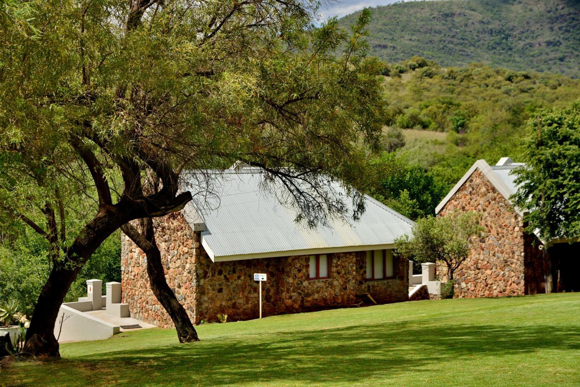 Thanda Manzi Country Hotel Centurion Esterno foto