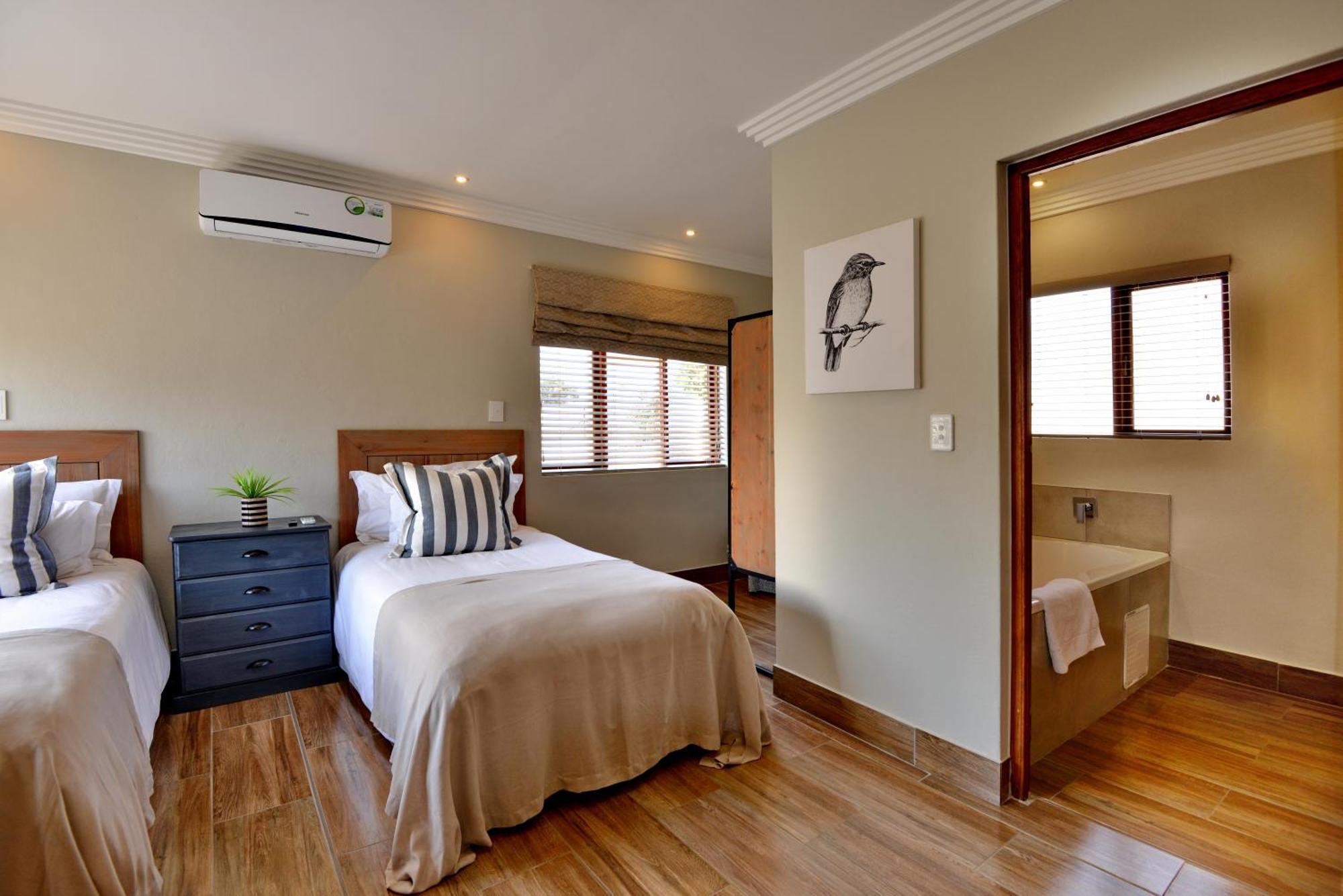 Thanda Manzi Country Hotel Centurion Esterno foto
